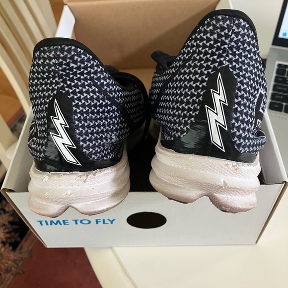 HOKA CRESCENDO MD black/white size 9.5 Men’s or size 11 Women’s - Picture 8 of 9